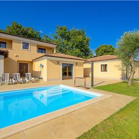 4 bedroom villa bedroom with pool, Svetvinčenat, Istria, sleeps 8